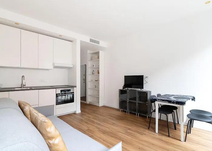 Apartment Guesthost - Varesina - *